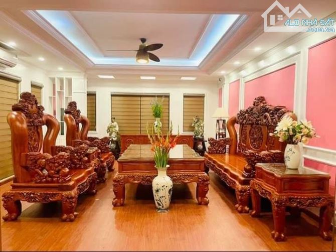 CHỦ BÁN GẤP BIỆT THỰ CẦU GIẤY DT310m2 VỈA HÈ Ô TÔ KINH DOANH MẶT TIỀN MÊNH MÔNG - 1