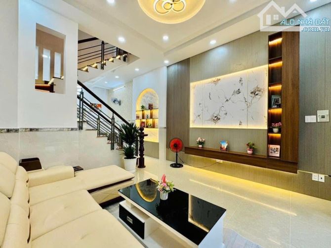 Bán nhà ngộp Nguyễn Thái Sơn, Gò Vấp có 3 phòng ngủ, 51m² chỉ 2 Tỷ 650, Sổ hồng riêng - 1