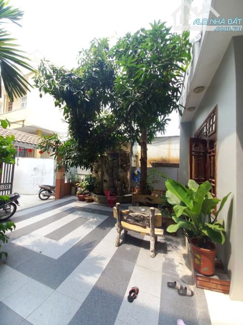 Nhỉnh 9 TỶ: BIỆT THỰ gần BIỂN MỸ KHÊ - ĐÀ NẴNG: 10m x 20m - 2 TẦNG 3 PN - 1