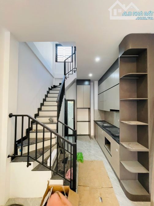 Đẳng cấp ! Thịnh Hào 1 40m2, gara ôtô, ô tô dừng đỗ, KD sầm uất, mặt ngõ thông, 2 thoáng - 2