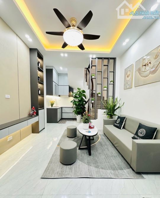 🏡 NHÀ ĐẸP VĂN HƯƠNG TÔN ĐỨC THẮNG,NGÕ NÔNG,THOÁNG SÁNG,Full Nội Thất,DT 25m2,5 Tầng,Giá 4 - 2