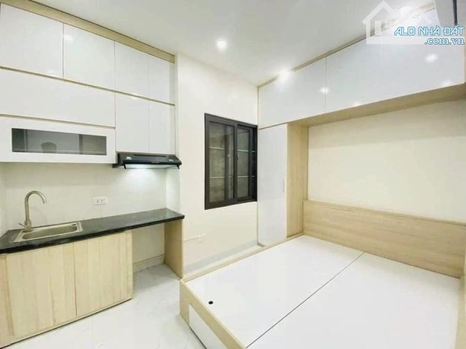 13.7 tỷ. Căn hộ dịch vụ Chùa Láng. 11 phòng doanh thu 70 triệu tháng - 2