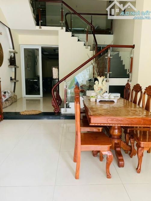 CHO THUÊ NHÀ NGUYÊN CĂN MẶT TIỀN 4 TẦNG CHƯƠNG DƯƠNG - 100 M² - 5 PN - GIÁ 35 TRIỆU - 2