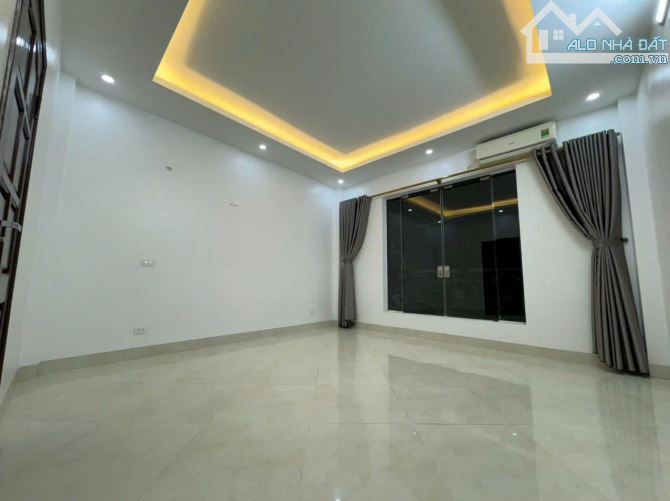 vChỉ với 2,9tỷ(có thượng lượng) có ngay nhà Biên Giang Hà Đông 5Tx 30m2 ôtô đậu cổng - 2