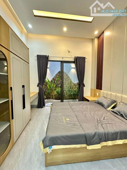 Bán nhà phố Trạm Long Biên ngõ nông cách vài bước ra ô tô tránh 33m2 5 tầng giá 5,6 tỷ - 2