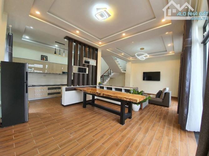 Villa Trần Quang Khải. P8. 175m2. Ngang 12m. 3 Tầng. 4PN. Giá 12,5 Tỷ TL - 2