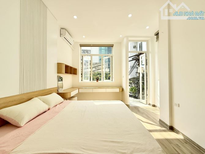 Bay nhanh ! Cực vip Kim Mã 40m2, ngõ 5.5m, VF3 vào nhà, thông KD, 3 thoáng, view ĐSQ - 3