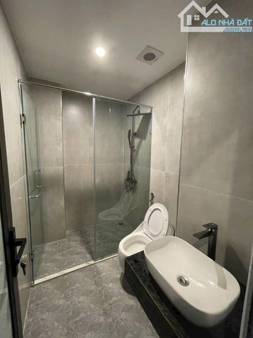 Bán nhà phố Trạm Long Biên ngõ nông cách vài bước ra ô tô tránh 33m2 5 tầng giá 5,6 tỷ - 3