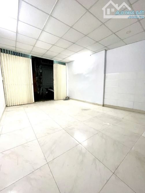 BÁN GẤP NHÀ NGUYỄN TRI PHƯƠNG, QUẬN 10, 30M2, 3 TẦNG, 3 TỶ NHỈNH. - 3