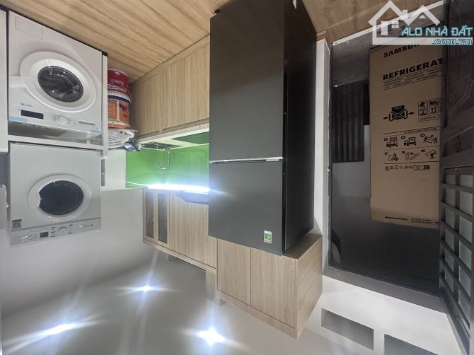 SIÊU HIẾM - TẬP THỂ CÁN BỘ TRƯỜNG ĐH KTQD- 3 NGỦ- SÁNG THOÁNG-Ô TÔ ĐỖ CỬA DƯỚI TẬP THỂ - 4