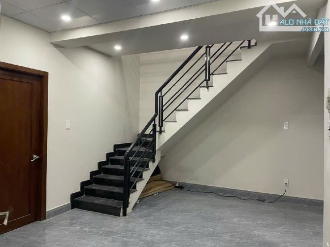 Bán Nhà Xưởng Mặt tiền Quốc Lộ 1A,Ngang lớn 15m,hơn 500m2 chỉ 11 tỷ TL - 4