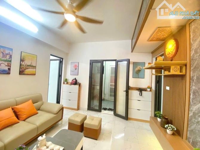 Bán nhà Đền Lừ giá 3.9 tỷ, diện tích 100m2, tầng2, mặt tiền 9m - 4