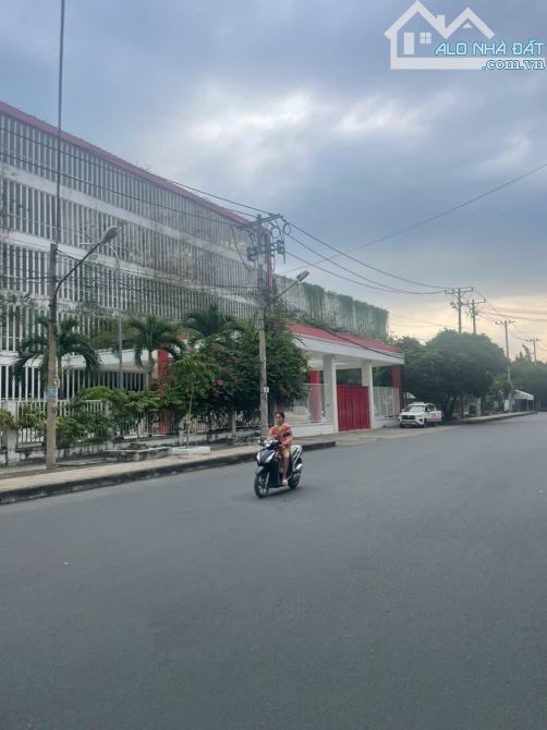 Bán kho xưởng siêu rẻ 4500m² trong KCN Tân Thới Hiệp, Tân Thới Hiệp, Quận 12. - 4