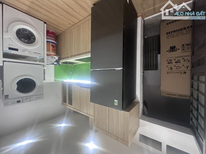 SIÊU HIẾM - TẬP THỂ CÁN BỘ TRƯỜNG ĐH KTQD- 3 NGỦ- SÁNG THOÁNG-Ô TÔ ĐỖ CỬA DƯỚI TẬP THỂ - 5