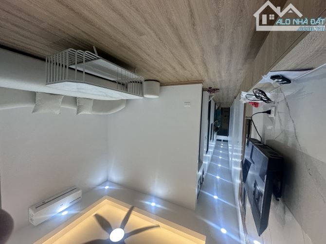 SIÊU HIẾM - TẬP THỂ CÁN BỘ TRƯỜNG ĐH KTQD- 3 NGỦ- SÁNG THOÁNG-Ô TÔ ĐỖ CỬA DƯỚI TẬP THỂ - 6