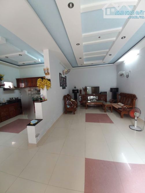 Nhỉnh 9 TỶ: BIỆT THỰ gần BIỂN MỸ KHÊ - ĐÀ NẴNG: 10m x 20m - 2 TẦNG 3 PN - 6