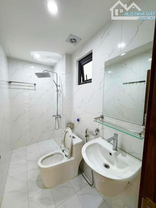 Nhà đẹp Bát Khối Long Biên về ở ngày 32 m2, 5 tầng, giá 5 tỷ 6 có gia lộc - 6