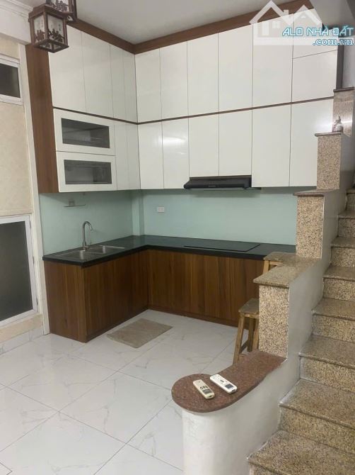 Cần cho thuê nhà nguyên căn 40m2 4 tầng ngõ ô tô