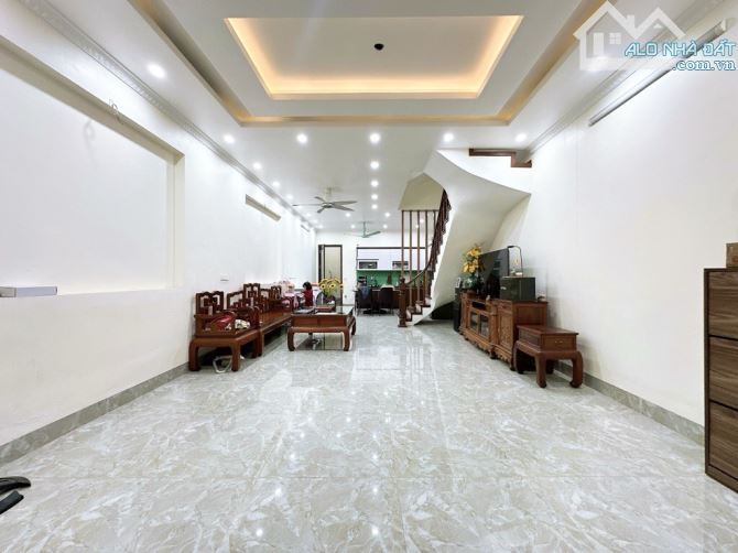 Bán nhà An Dương, nhà đẹp ở luôn, oto đỗ cửa, 83m2, 4.65 tỷ