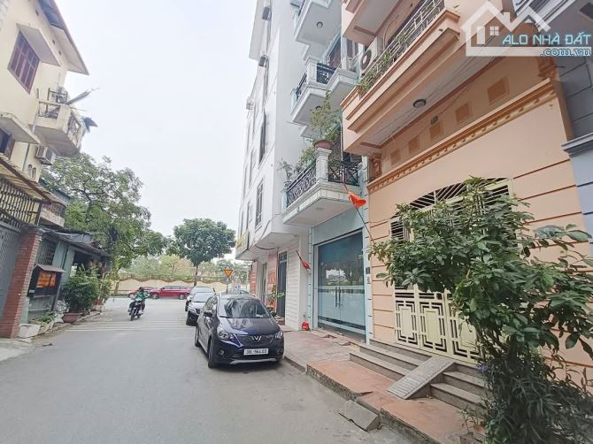 NHÀ 60M2*5T LÊ TRỌNG TẤN, GARA, NGÕ XE TẢI TRÁNH, 6 NGỦ