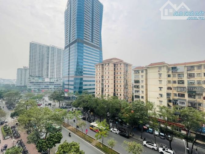 BÁN CĂN HỘ CHUNG CƯ HOÀNG THÚY ĐẠO CẦU GIẤY 10 TỶ DT: 152M2 3 NGỦ 3VC HẦM ĐỂ Ô TÔ 2 BAN CÔ