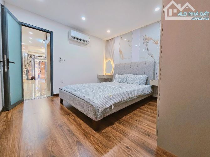 Bán nhà riêng hẻm xe hơi thông 42m2, 4pn