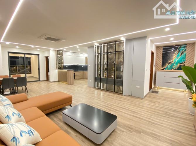 Bán căn hộ chung cư cao cấp tòa CT5 Sudico Mỹ Đình Sông Đà, 100m2, 3Pn, full nội thất