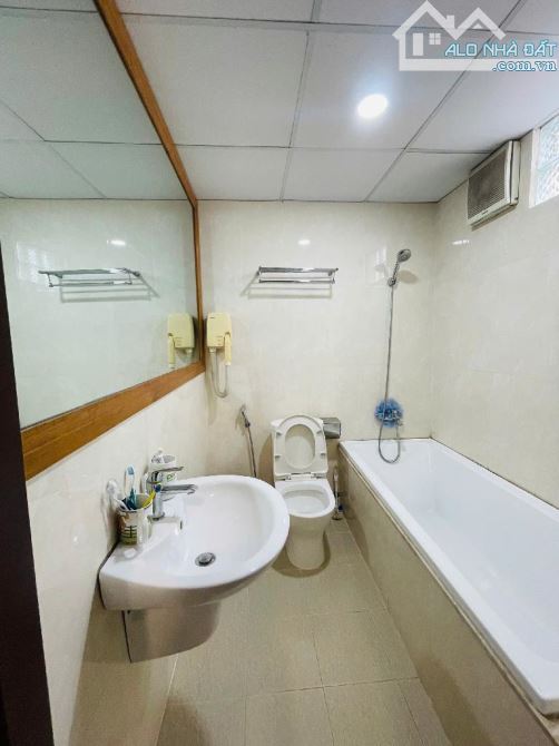 Bán nhà riêng nguyễn hữu cảnh ngang 5.5m, 64m2.