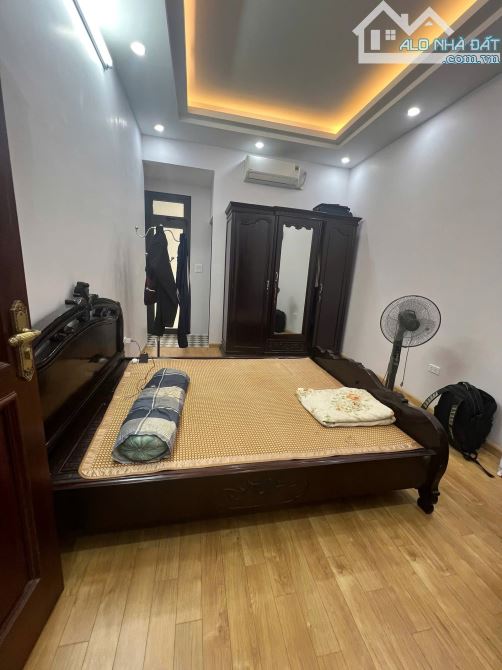 Bán Nhà Mặt Phố Hoa Bằng, Gần Nguyễn Khang, Yên Hòa, Cầu Giấy. Thang Máy. Giá: 21,5 Tỷ