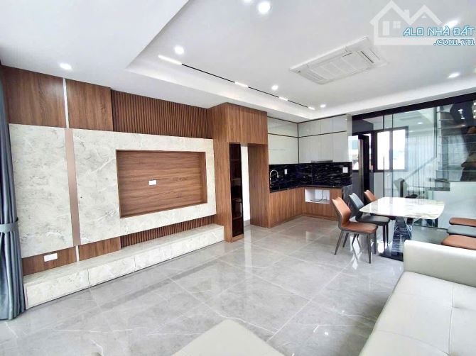 Bán nhà Nguyễn Sơn, Long Biên DT 40M2, 7 Tầng, MT 4M, GARA, THANG MÁY, FULL NỘI THẤT. - 1