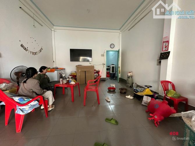 Giá rẻ chỉ 10 tỷ. Bán nhà 1 trệt 1 lầu mặt tiền KD Phạm Văn Thuận ngang 5mx16 80m. - 1