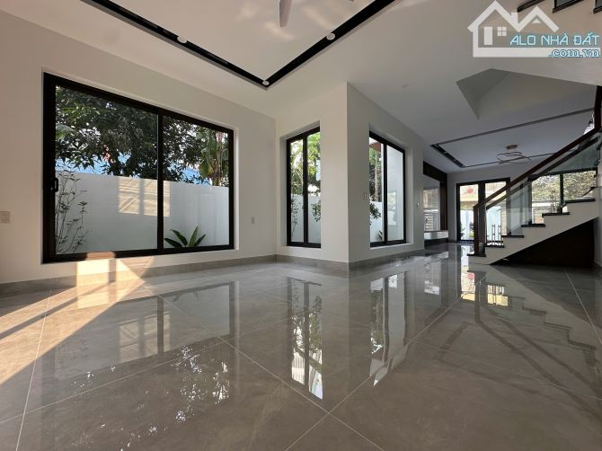 Hồ Hoàng Ngân, Villa 3T, 158m sổ, ngõ 6m, KD/VP, giá 5 tỷ - 1