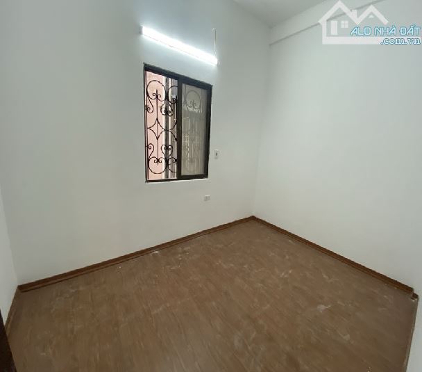 Bán nhà Cầu Cốc KD, ô tô, 39m2 chỉ 4,99 tỷ, vài bước chân ra PHỐ - 1