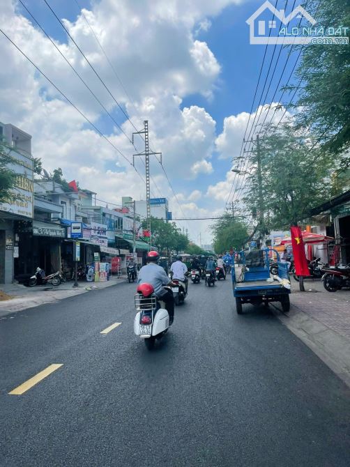 Bán nhà HXH, cách 2 căn đến MT Phạm Thế Hiển, P4 Q8 - 1