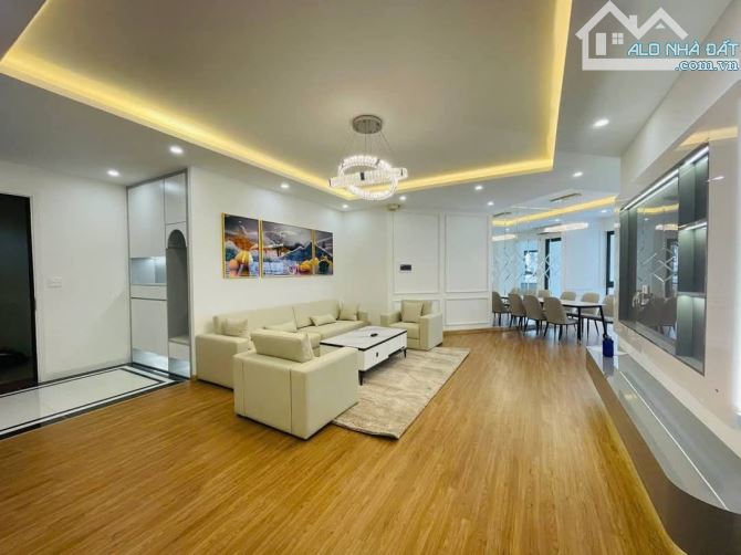 BÁN CĂN HỘ CHUNG CƯ HOÀNG THÚY ĐẠO CẦU GIẤY 10 TỶ DT: 152M2 3 NGỦ 3VC HẦM ĐỂ Ô TÔ 2 BAN CÔ - 1