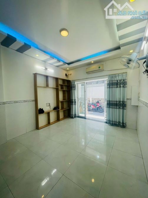 Bán nhà HXH, cách 2 căn đến MT Phạm Thế Hiển, P4 Q8 - 2