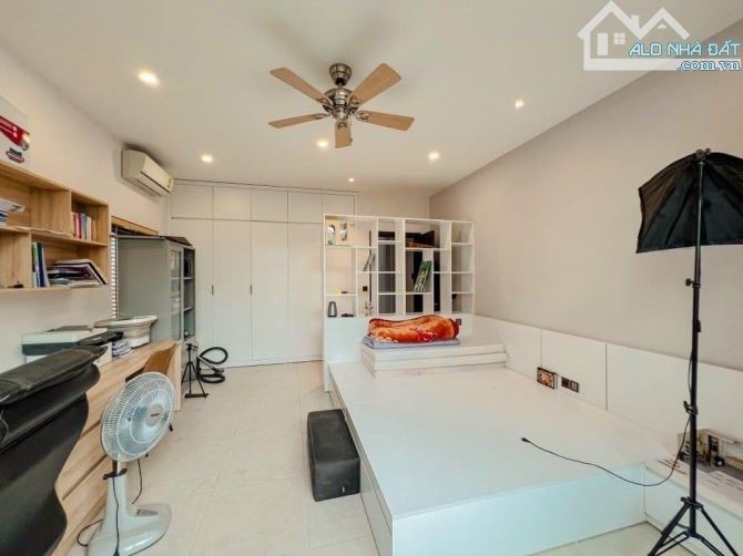 Bán nhà Bát Khối Long Biên có ô chờ thang máy, giếng trời 48m2, 4 tầng giá 6,55 tỷ - 2