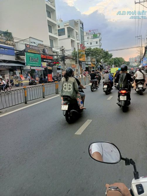 Nhà mặt tiền Huỳnh Tấn Phát, TT N.bè. Ngang rộng nở hậu. 88 tr/m2 - 2
