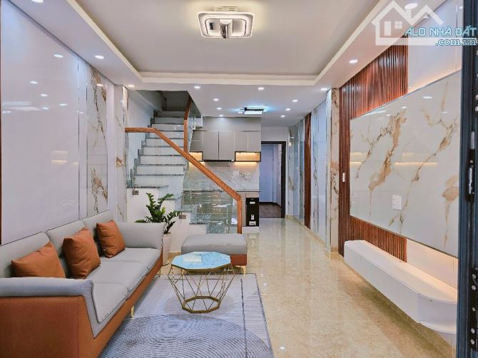 Bán nhà riêng hẻm xe hơi thông 42m2, 4pn - 2