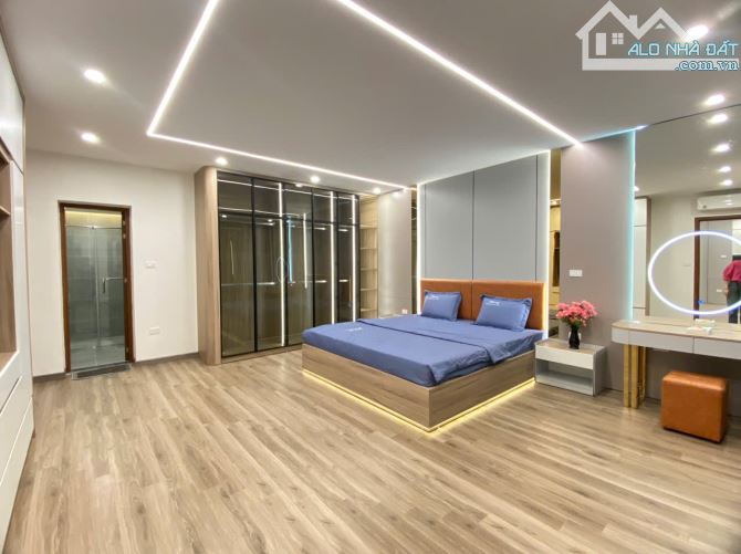 Cần bán gấp căn hộ tầng đẹp chung cư Cầu Giấy 181m2, 3 ngủ 3 wc,full nội thất - 2
