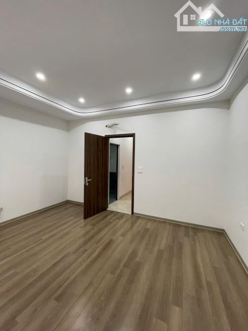 Bán nhà ngõ 298 Ngọc Hồi, DT: 60M2, 6 TẦNG, thang máy, kinh doanh, ô tô vào nhà, giá 10 ty - 3