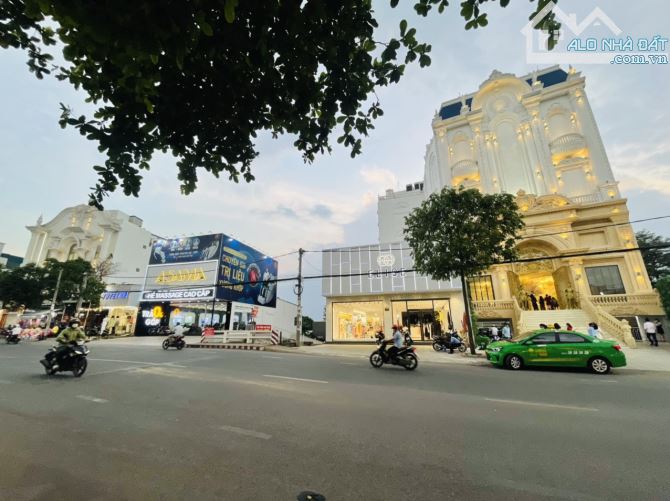Giá rẻ chỉ 10 tỷ. Bán nhà 1 trệt 1 lầu mặt tiền KD Phạm Văn Thuận ngang 5mx16 80m. - 4