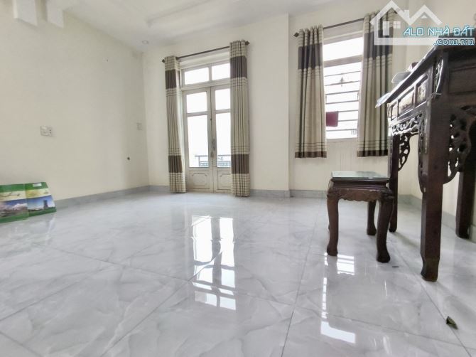 BÁN NHÀ 3 TẦNG ĐÚC HẺM XE TẢI KHU DÂN TRÍ CAO TCH10 Q12 GIÁ RẺ 5,6 TỶ DIỆN TÍCH 70M2 (5x14 - 5