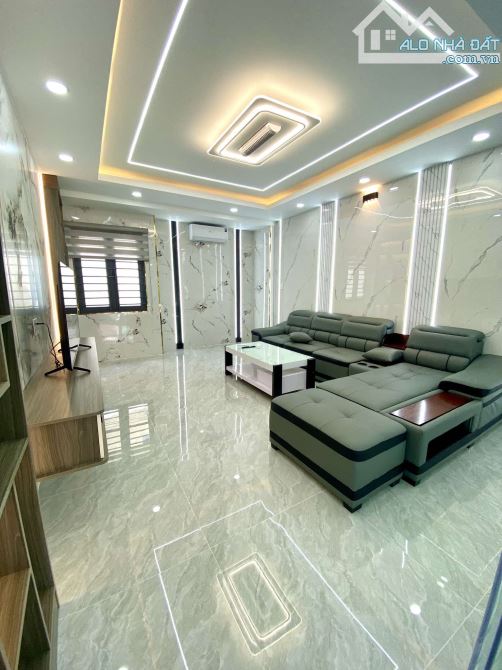 Siêu Phẩm Cực đẹp Nguyên Ảnh Thủ, 70m2, 5 Tầng, Đường 8m Thông,2 Xe hơi ngủ trước nhà. - 5