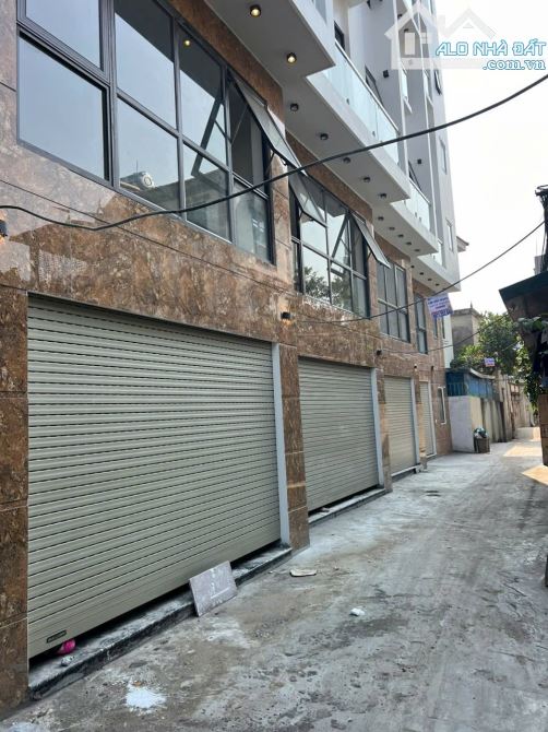 BÁN NHÀ PHỐ THẠCH BÀN LONG BIÊN 6.1 TỶ 36M,5 TẦNG , MT4.5 m,Ngõ THÔNG,Kinh Doanh - 6