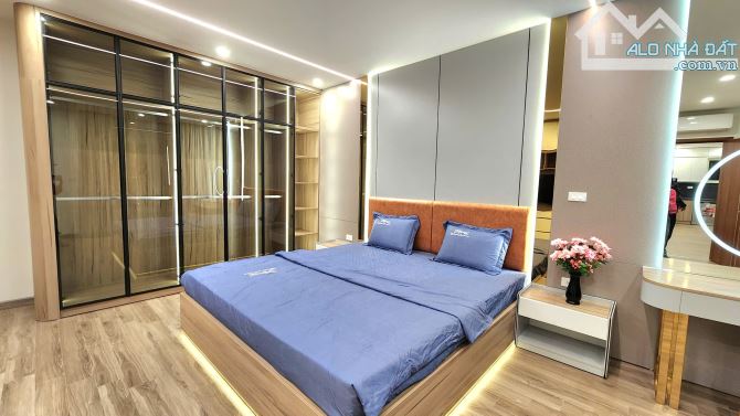 Cần bán gấp căn hộ tầng đẹp chung cư Cầu Giấy 181m2, 3 ngủ 3 wc,full nội thất - 6