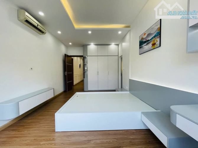 BÁN CĂN HỘ CHUNG CƯ HOÀNG THÚY ĐẠO CẦU GIẤY 10 TỶ DT: 152M2 3 NGỦ 3VC HẦM ĐỂ Ô TÔ 2 BAN CÔ - 7