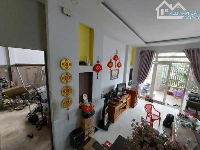 gấp bán biệt thự mini KDC Bà Điểm 10*17, Chỉ nhỉnh 35.t.r/m2, mua được căn nhà đôi luôn