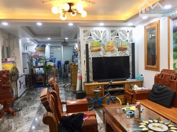 Bán Gấp Nhà Phạm Văn Đồng ĐH Kinh Tế Luật Thủ Đức,3 Tầng, Dt 5x15 HXT, Chỉ Hơn 5 Tỷ.