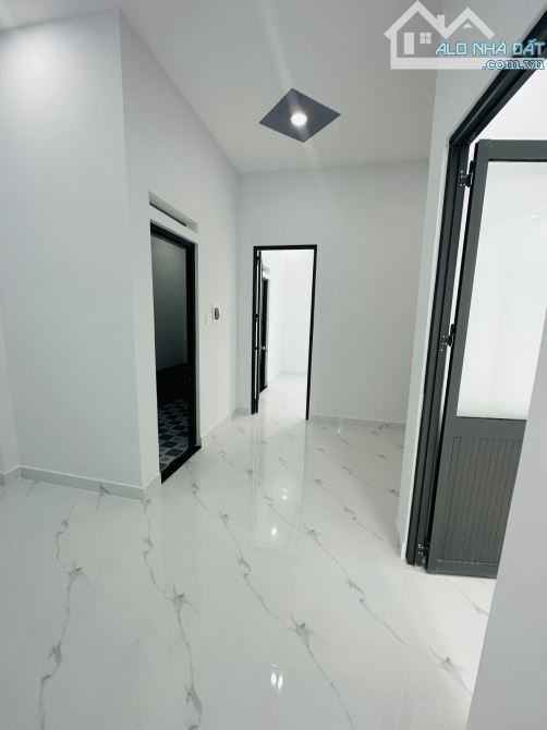Bán Gấp Giá Rẻ nhà đường chiến lược P.BTĐ Bình Tân DT Khủng 6.5mx12m 2 Tầng chỉ 4.4 Tỷ